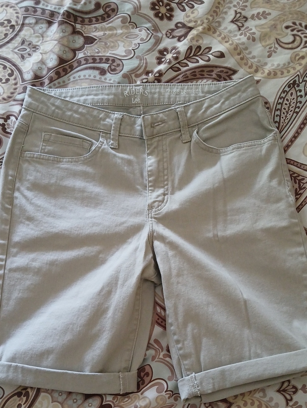 Lee Women's Midrise Bermuda Shorts in Tan